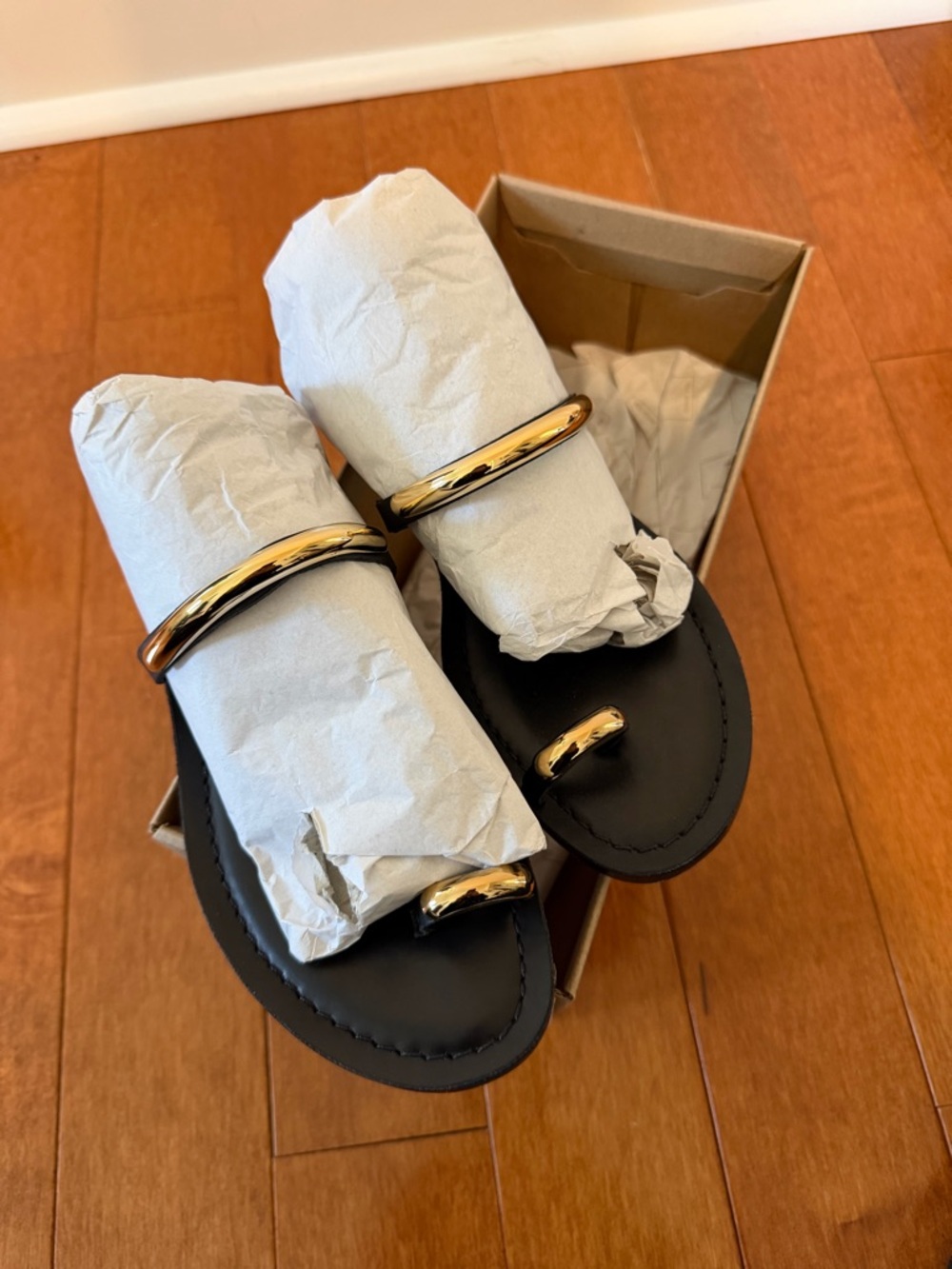 Dolce Vita Black Gold Sandals Size 6.5 New in box!
